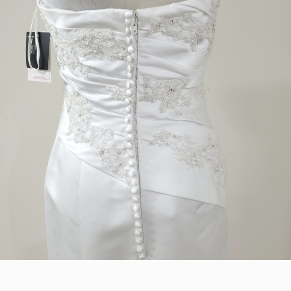 W1 WEDDING DRESS - Picture 7 of 11